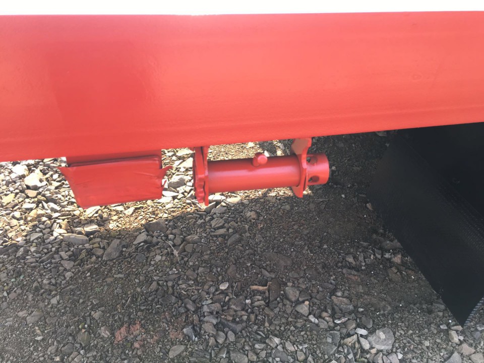 解放20GP英寸集裝箱平板運(yùn)輸車