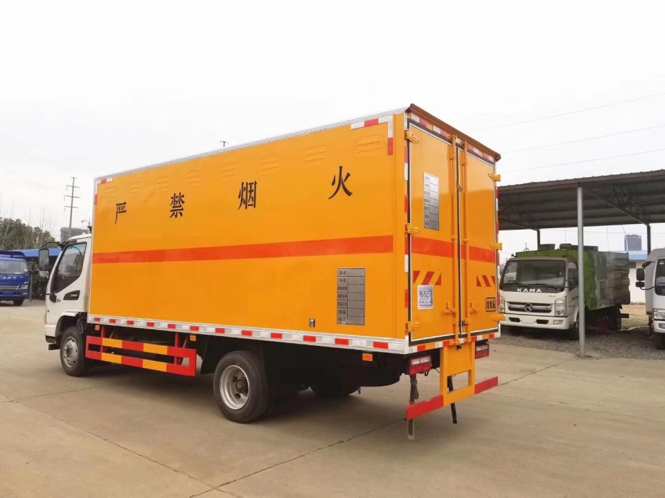 湖北程力2類江淮駿鈴5米1易燃?xì)怏w廂式氣瓶運(yùn)輸車 (5)
