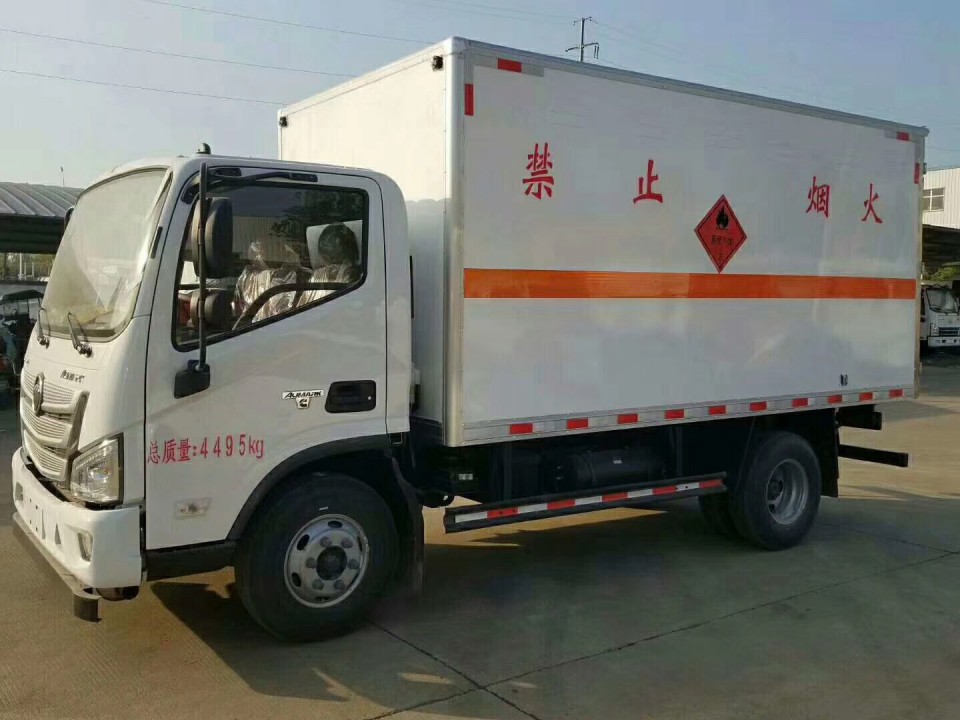 湖北程力2類歐馬可s3 4米2易燃?xì)怏w廂式氣瓶運(yùn)輸車 (13)