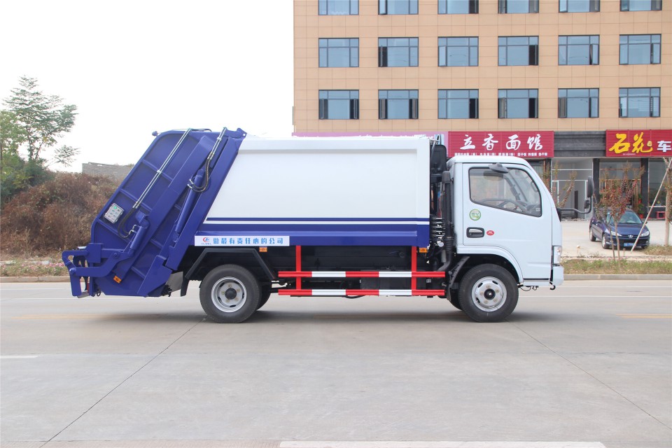 東風(fēng)多利卡5立方程力壓縮式垃圾車(chē) (83)