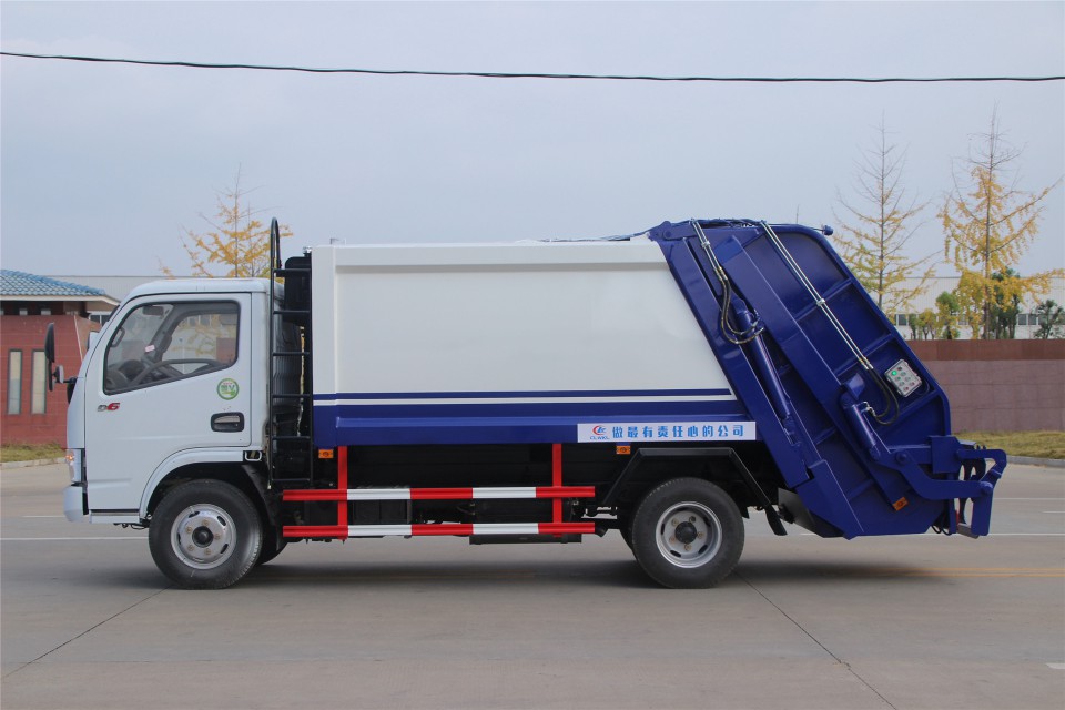 東風(fēng)多利卡5立方程力壓縮式垃圾車(chē) (90)