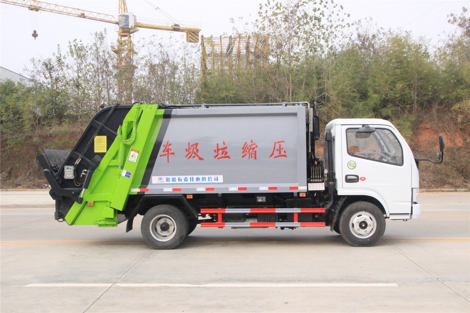 東風(fēng)多利卡5立方程力壓縮式垃圾車(chē) (105)