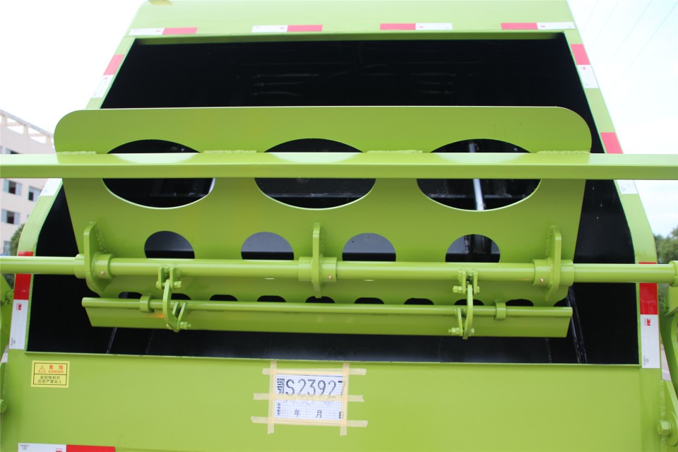東風(fēng)多利卡14方程力壓縮垃圾車 (26)